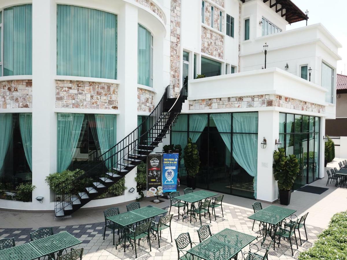 Hotel Casa Bianca Kluang Exterior foto