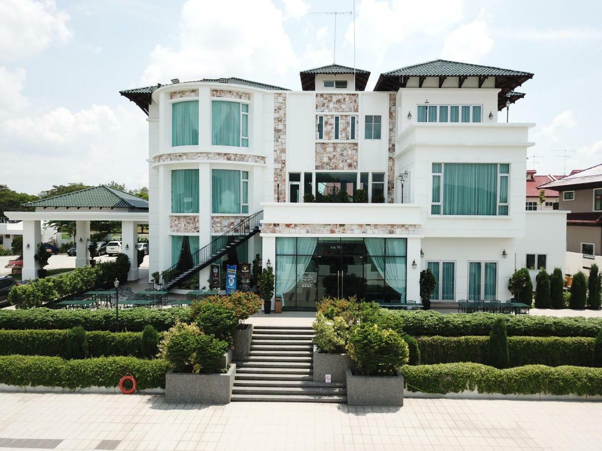Hotel Casa Bianca Kluang Exterior foto